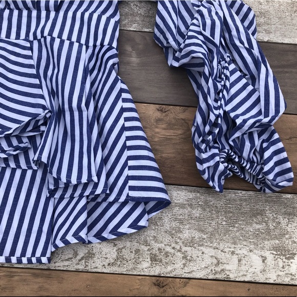 SOLD. Anthropologie Avec Les Filles Ruffle Sleeve Peplum Top - Picture 4 of 11